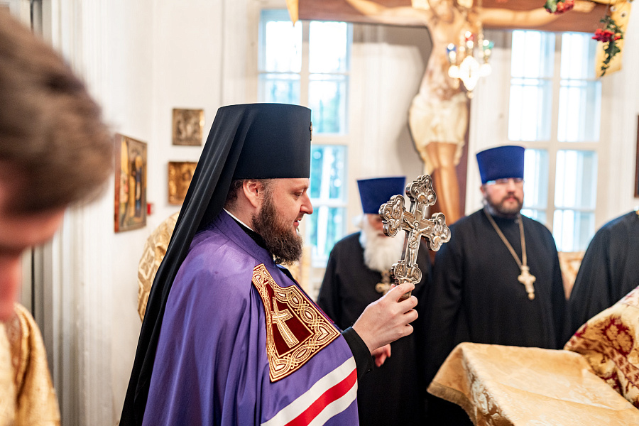 Архиерейское богослужение в Спасском храме деревни Прохорово м.о. Чехов